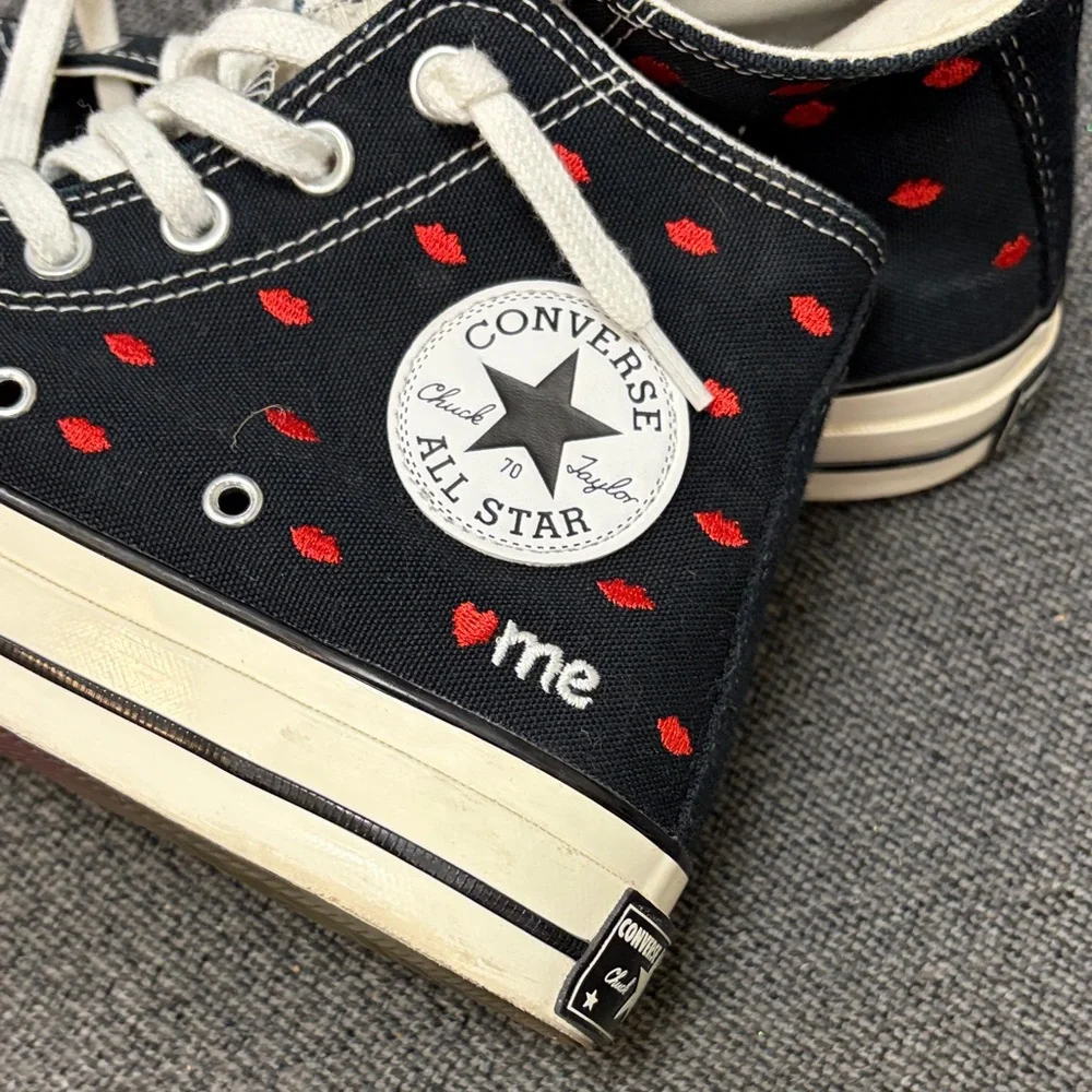 Converse Red Lip Sneakers 💋 - Picture 6 of 6